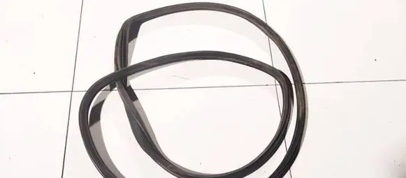 Skoda Fabia Mk2 (5J) Rubber seal front coupe door 5j0867365