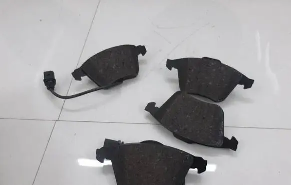 Audi A5 8T 8F Brake pads (front) 8E0615115D