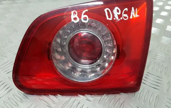 Volkswagen PASSAT B6 Tailgate rear/tail lights ZSB3C9945094A