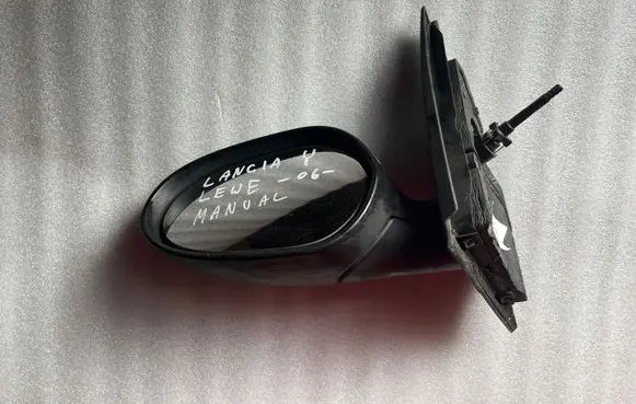 Lancia Ypsilon Manual wing mirror 