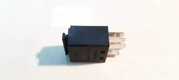 Volkswagen PASSAT B6 Other relay 7M0951253C 95VW10K705EA