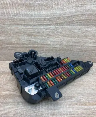 BMW 5 E60 E61 Fuse module 9138830