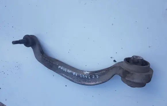Volkswagen PASSAT B5 Front lower control arm/wishbone