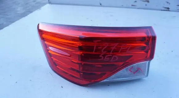 Toyota Avensis T270 Rear/tail lights