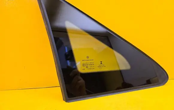 Mercedes-Benz Vito Viano W447 Front triangle window/glass 