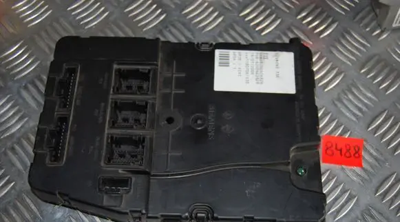 Renault Megane II Comfort/convenience module 8200606826