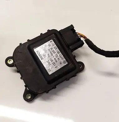 Audi A4 S4 B5 8D Air flap motor/actuator 0132801116
