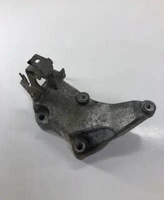 Mercedes-Benz Vito Viano W639 Engine mounting bracket A6510940039 11387010211 4Q02