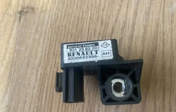 Renault Megane II Airbag deployment crash/impact sensor 8200682396 601298200
