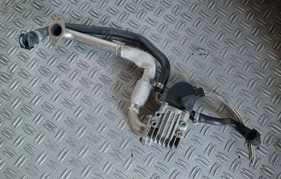 BMW 3 E90 E91 EGR valve 7548415