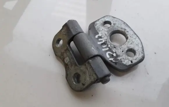 Mercedes-Benz C W202 Rear door lower hinge 93M09