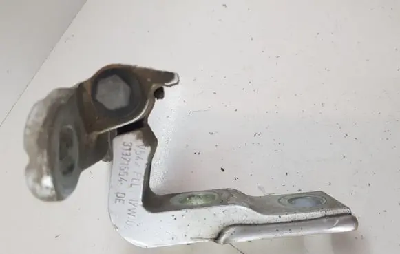 Volvo S90, V90 Front door lower hinge 31371554