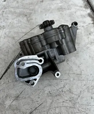 Audi A4 S4 B8 8K Oil pump 06J115106AB
