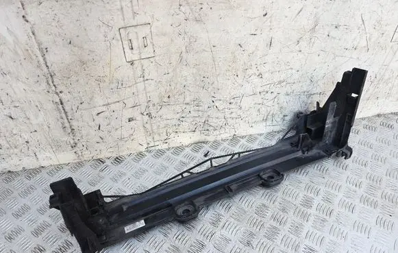 BMW 6 F12 F13 Radiator mount bracket 2284246 17112284246 X6364003