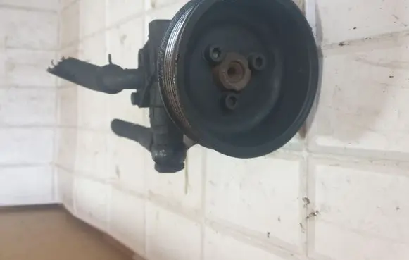 Volkswagen Golf IV Power steering pump 030145269A