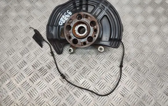 Mercedes-Benz A W176 Front wheel hub A2464210620