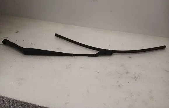 Opel Ampera Front wiper blade arm 22742320