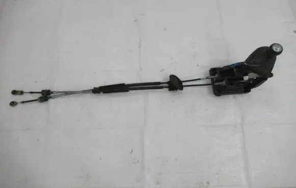 Peugeot 5008 Gear selector/shifter in gearbox 