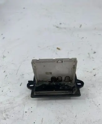 Mitsubishi L200 Heater blower motor/fan resistor 10317 1902
