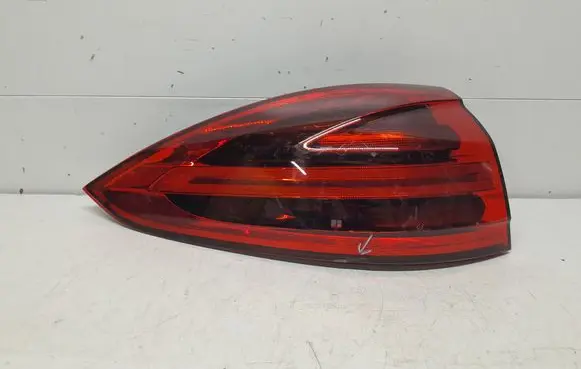 Rear/tail lights
