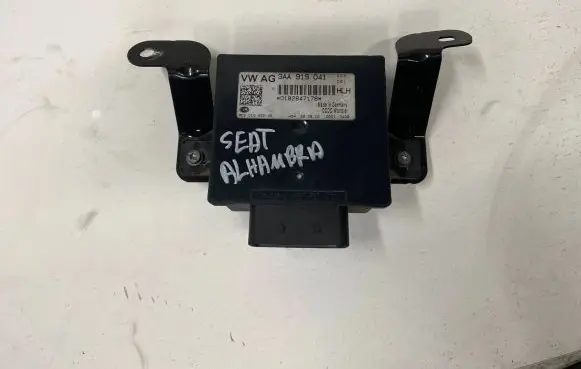 Seat Alhambra (Mk2) Power management control unit 3AA919041