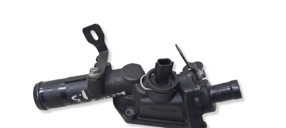 Renault Kadjar Thermostat/thermostat housing 110602770R PA66GF30