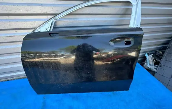 Mercedes-Benz A W177 Front door 