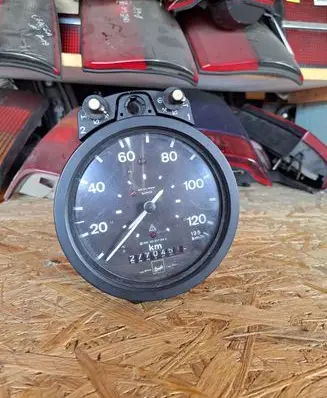 Mercedes-Benz 406 608 Tachometer 