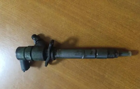 Volvo S60 Fuel injector 0445110078