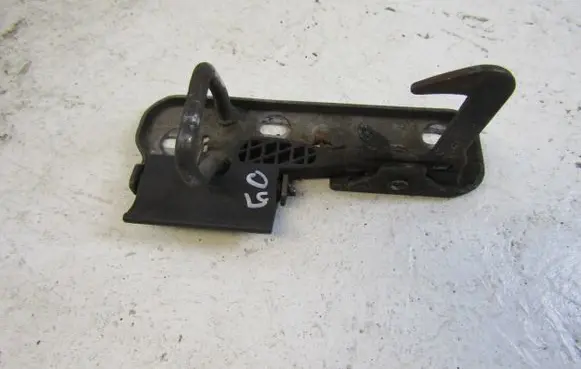 Volkswagen Golf VI Engine bonnet/hood lock/latch loop/hook 1Q0823480