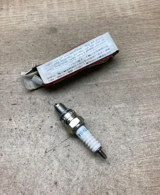 Honda Legend Spark plug 51100200 CR7HSA