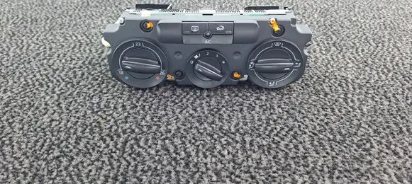 Volkswagen Golf V Climate control unit 1K1820045B 5HB00932201