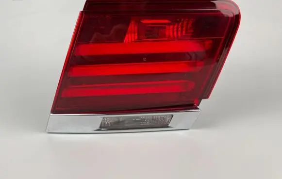 Tailgate rear/tail lights