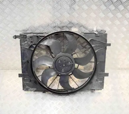 Mercedes-Benz C W205 Radiator cooling fan shroud 3136613435 1137328751
