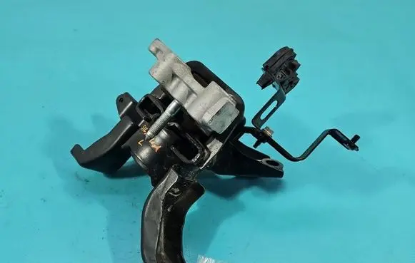 Lexus CT 200H Engine mount vacuum valve IMPRK1525421