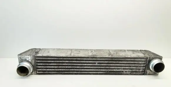 BMW 5 E60 E61 Intercooler radiator 17517795823 1751779582301 F6438000