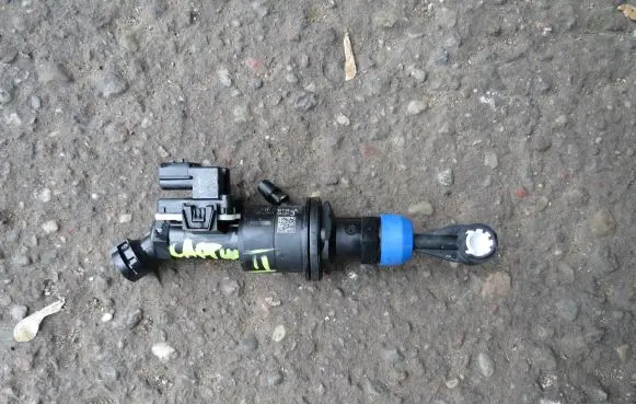 Renault Captur II Clutch slave cylinder 