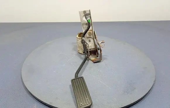 Honda FR-V Accelerator throttle pedal PDM26S
