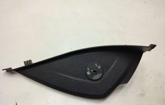 Passenger airbag on/off switch