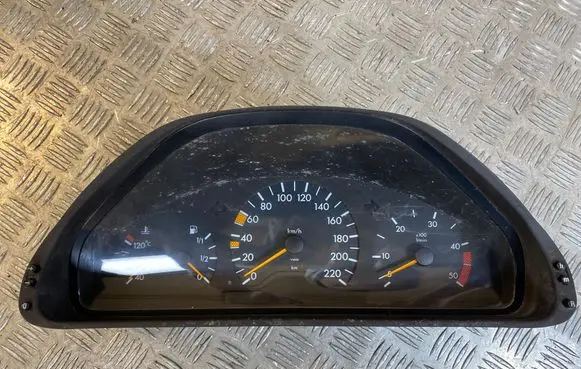 Mercedes-Benz E W210 Speedometer (instrument cluster) 2105406547 110008765002