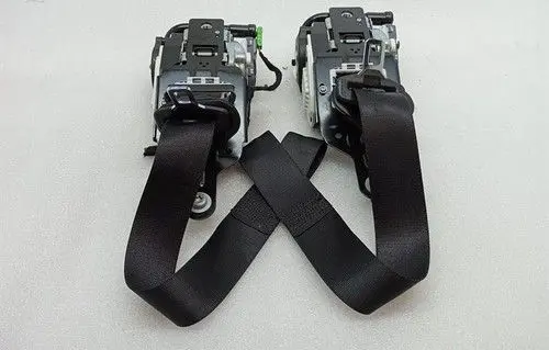 Mercedes-Benz C W204 Front seatbelt buckle A2048601585