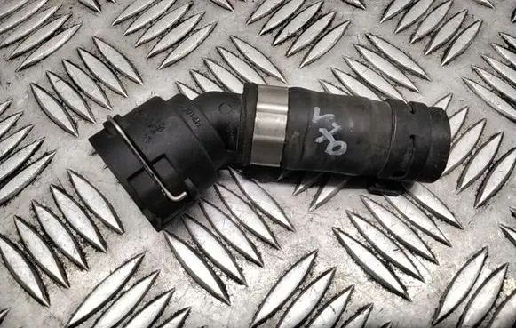 Volvo V70 Engine coolant pipe/hose