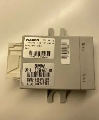 BMW 5 F10 F11 Air suspension control unit module (rear) 6799677 004002000 4461500650