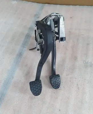 BMW 3 E92 E93 Pedal assembly 6762250 67871110