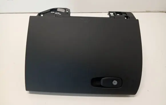 Glove box