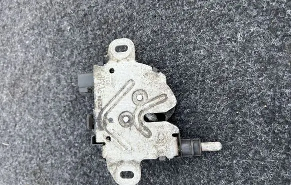 Ford Kuga I Engine bonnet/hood lock/catch