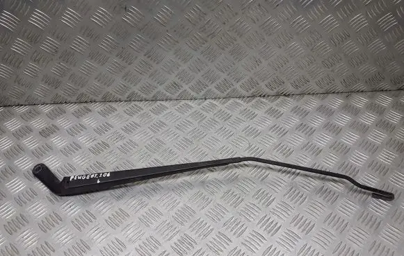 Peugeot 206 Front wiper blade arm