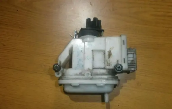Volkswagen PASSAT B4 Central locking vacuum pump 357862153h