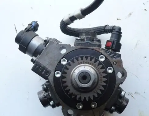 Opel Movano B Fuel injection high pressure pump 21324213