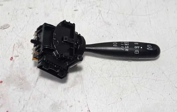 Toyota Yaris Wiper control stalk 173647